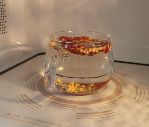 怎么制作辣椒水，怎么制作辣椒水视频（辣椒水能杀虫吗）