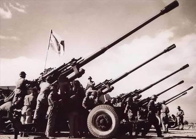 中国人民解放军空军，中国人民解放军空军成立时间（人民空军，生日快乐）