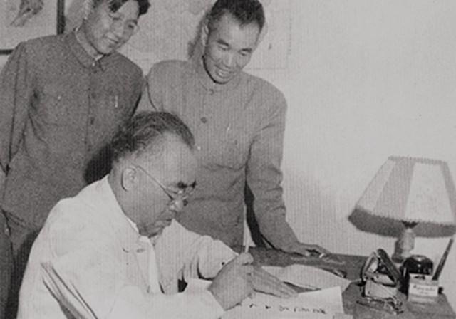 联合国下半旗，联合国下半旗致哀的人都有谁（联合国为中国“降半旗”）