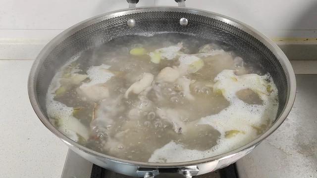 煲母鸡汤的方法，煲母鸡汤的方法与步骤（牢记“3放3不放”搭配）