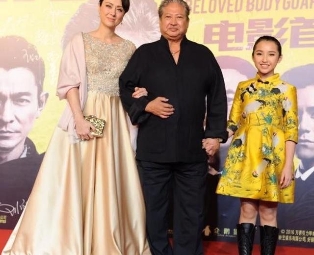洪天明晒全家福旧照 曝光洪天宝韩裔原配盛世美颜