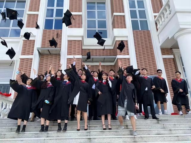 私立华联学院地址在哪里几个校区，哪个城市哪个区（广州这学院专科进，本科出）