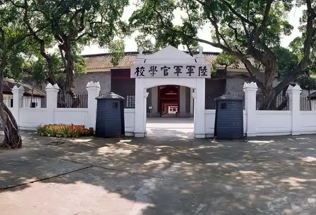 benz雄，benz雄开的是什么奔驰（实则家世显赫的10位男星）