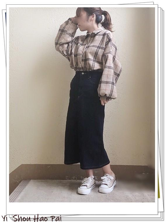 牛仔半身裙搭配什么上衣好看，牛仔半身裙搭配什么上衣好看春季（牛仔半身裙的春季搭配28例）