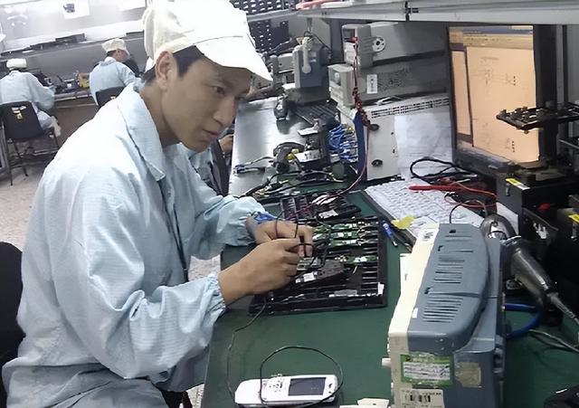 排名前十的专业，大学热门专业排名前10名（大学中10大“高薪”专业）