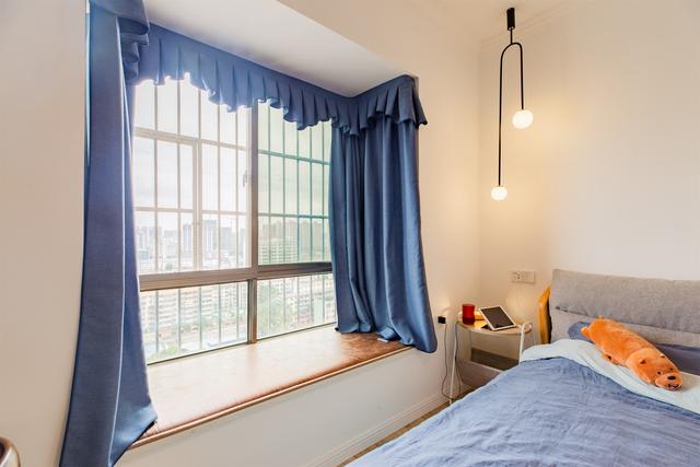 卧室灯多少瓦合适，卧室灯一般多少瓦（卧室里的7个地方“穷装”更好用）