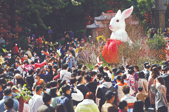 春节习俗之逛花市，春节前逛花市（逛花市、摆年桔这些广式年俗又从何而来）