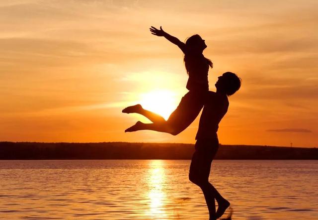 起风了什么意思，发朋友圈起风了是什么意思（《起风了》）