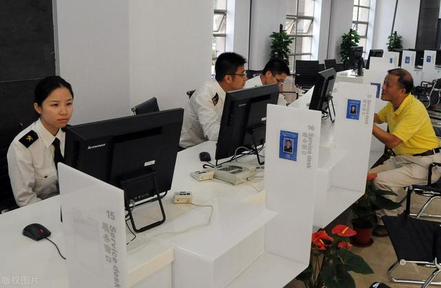 工作岗位有哪些，常见的工作岗位有哪些（公务员不同岗位的出路大不同）