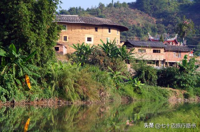 永定土楼和南靖土楼哪个好，南靖土楼和永定土楼有什么不一样（一张图看懂福建土楼怎么玩~附懒人旅行路书）