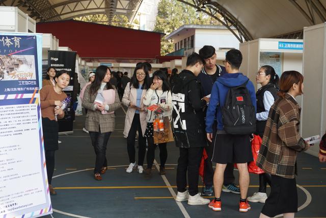 考研需要做哪些准备，考研需要准备哪些东西（要不要先找份工作）