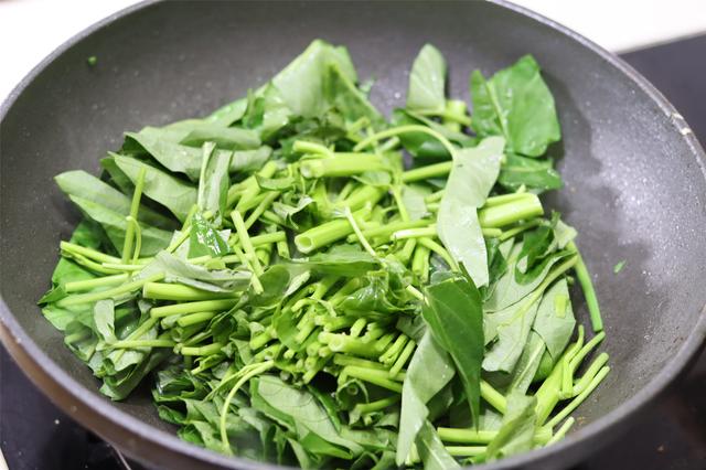 空心菜怎么炒，白灼菜心的做法家常（记得用上“半碗水”）