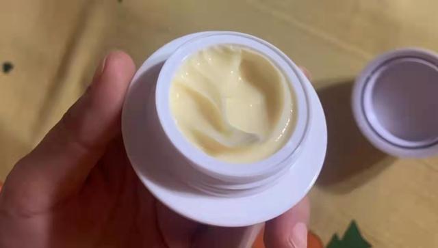 比较好的保湿眼霜排行榜 保湿眼霜哪个牌子好用，比较好的保湿眼霜排行榜（这4款公认好用的眼霜）