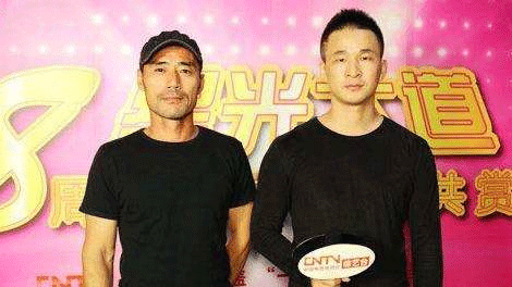 旭日阳刚资料，旭日阳刚的旭日阳刚（旭日阳刚：从地铁站唱到了央视）