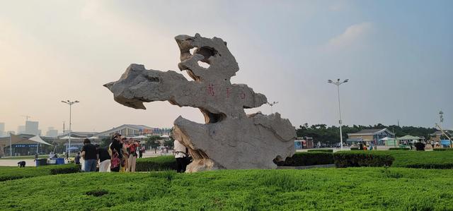 上海到青岛多远，上海到青岛的路程（上海青岛往返1400公里全程无高速沿途城市蜻蜓点水游）