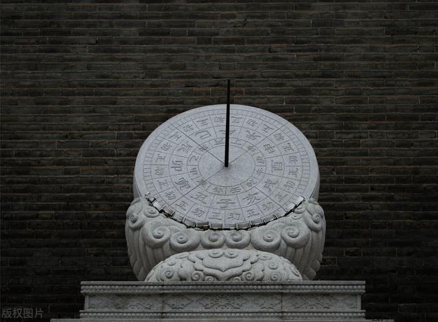 二十四史指的是哪二十四史，二十四史指的是什么书（古代如何确定二十四节气的具体日期）