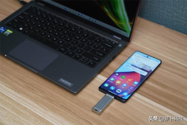 手机u盘怎么用，kingston手机u盘怎么用（披着SSD外衣的优盘）