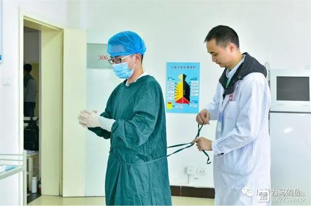 学医最吃香的专业有哪些，学医最吃香的专业有哪些男生（“医学类”最吃香的几个专业）