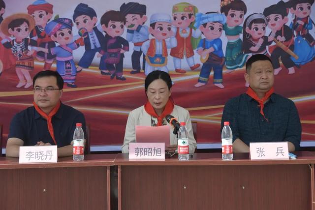 一年级少先队入队礼物，六一儿童节活动方案（石佛寺镇尚营小学举行少先队新队员入队仪式）