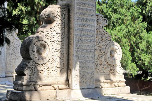 北京香山公园里面都有哪些寺庙，香山公园里面的寺庙（碧云寺金刚宝座塔）