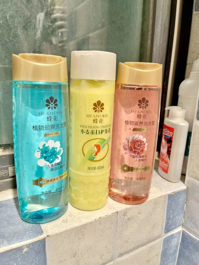 shampoo是洗发水还是护发素，shampooing（被“外表”耽误的4款国货洗发水）