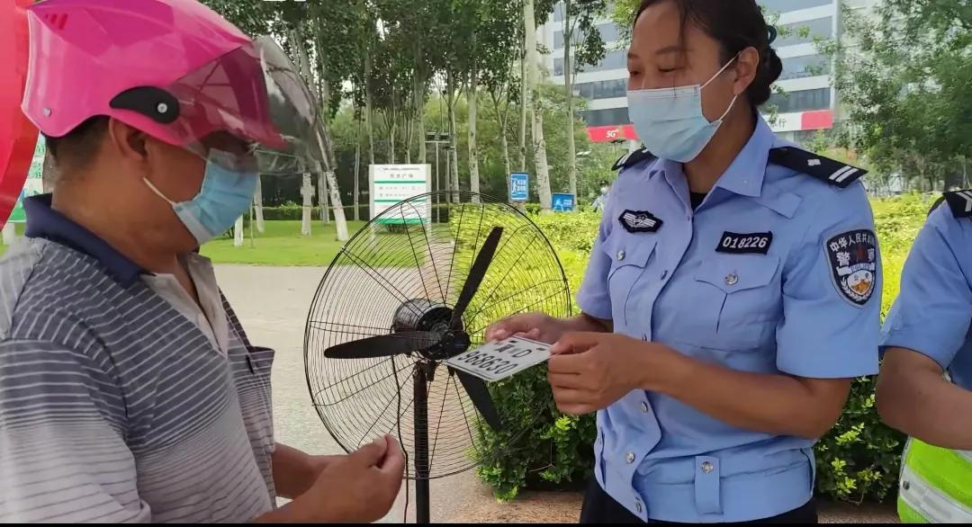 电动车上牌照需要什么手续，电动车上牌流程