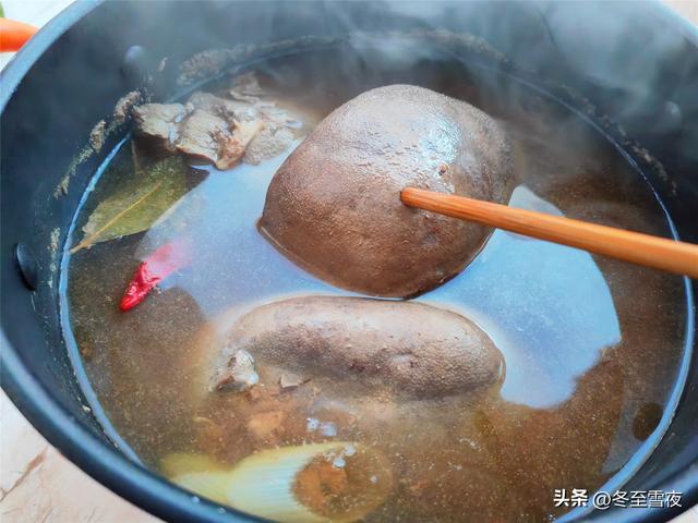 猪肝怎么煮好吃又嫩，煮猪肝怎么煮好吃又嫩（年夜饭下酒菜）