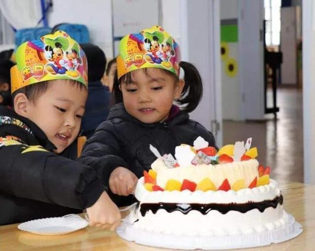 阴历是农历吗还是阳历，阴历是农历（该按照“阴历还是阳历”）