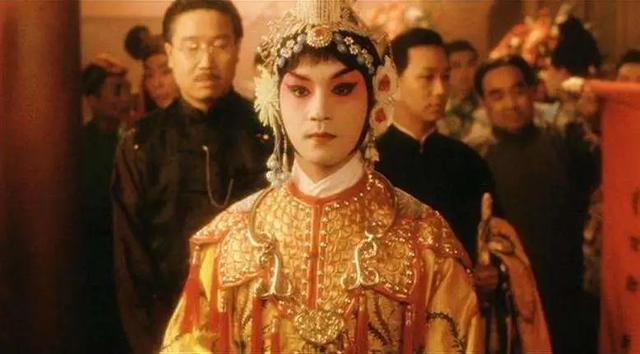 霸王别姬讲的什么故事，霸王别姬的故事简介（年轻时谁不是程蝶衣）