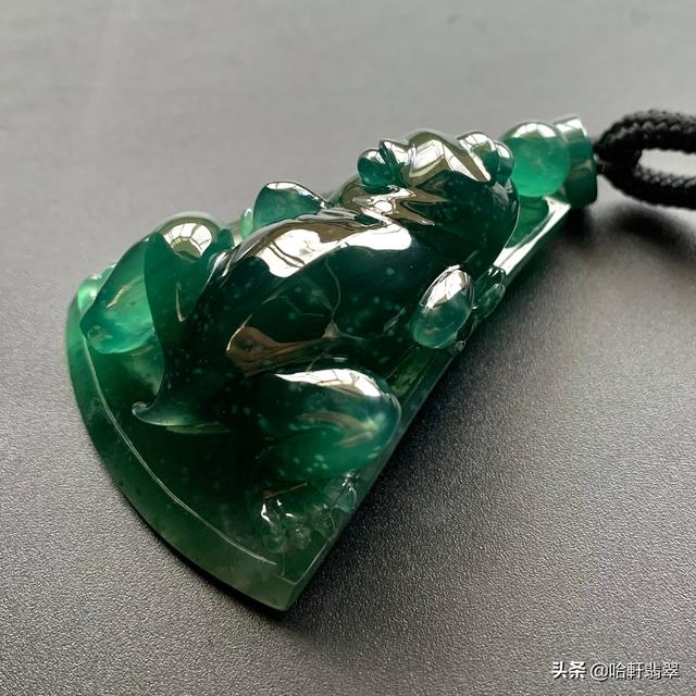 翡翠蓝水是什么意思，天空蓝翡翠成新晋网红