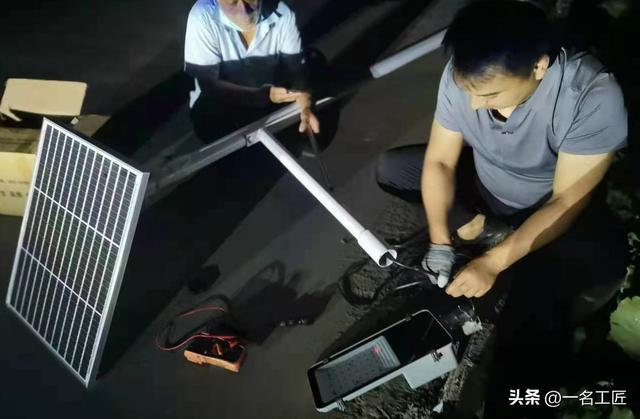 太阳能路灯多少钱一个，太阳能路灯多少钱（这两种太阳能路灯）