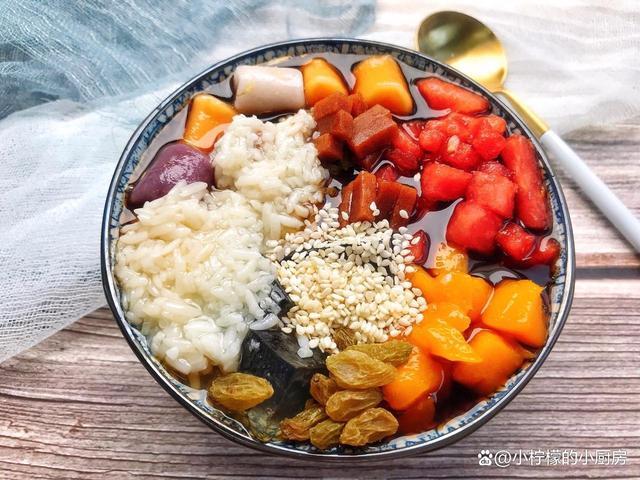 炎炎夏日清凉爽口的，小蝌蚪吃法（炎炎夏日必吃的十道的美食）