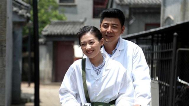 我哥我嫂演员表，他是《我哥我嫂》中二哥和《远方的山楂树》中彭天翼