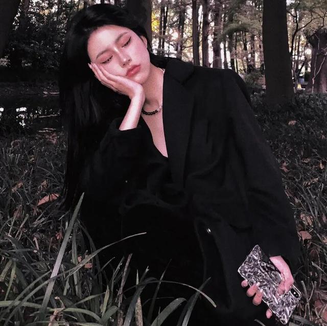 /姊非姊/，微信头像，/姊非姊/（“拽姐，你的头像该换了”）