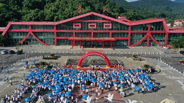 清凉一夏•追浔季丨直击现场！千人旅游团火爆来庐！