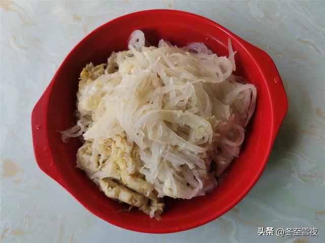 羊肉汆酸菜怎么做，和这个肉是绝配