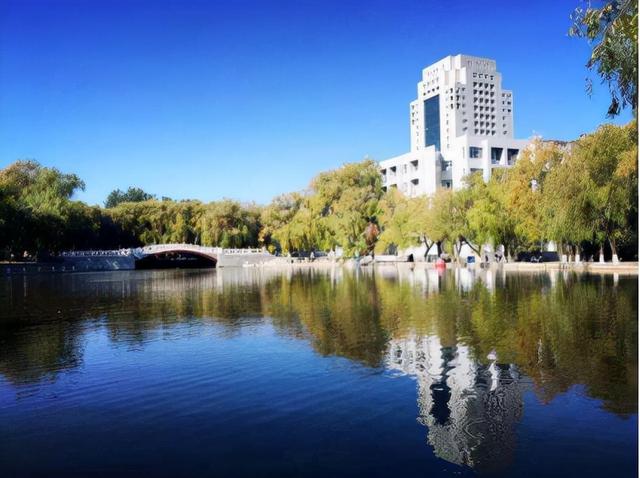 燕山大学就业网，燕山大学和东北大学秦皇岛分校哪个好（冲击双一流的路上燕山大学越来越好）