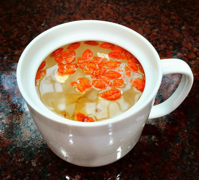 西洋参枸杞茶怎么泡,西洋参枸杞茶怎么泡水(养肾茶:西洋参枸杞茶走起)
