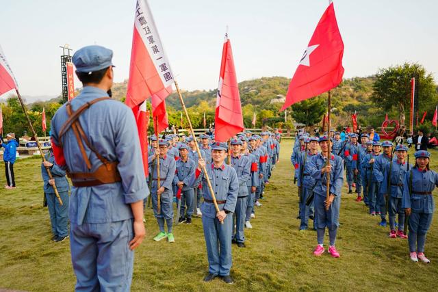 团队有气势的宣誓词，团队有气势的宣誓词大学（泉州红七月党建团建年年有）