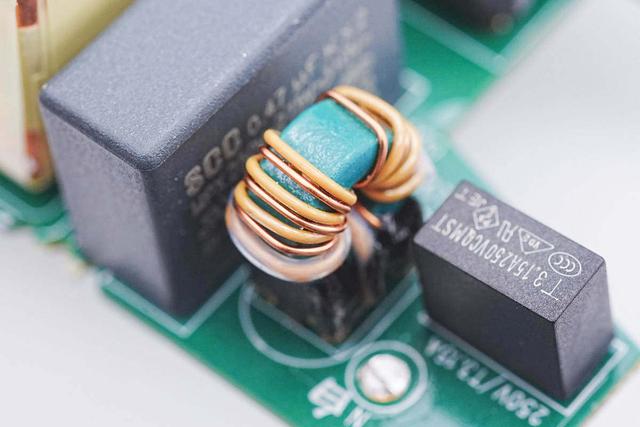 电脑适配器是什么，什么是适配器（拆解联想100W电源适配器看看用料）