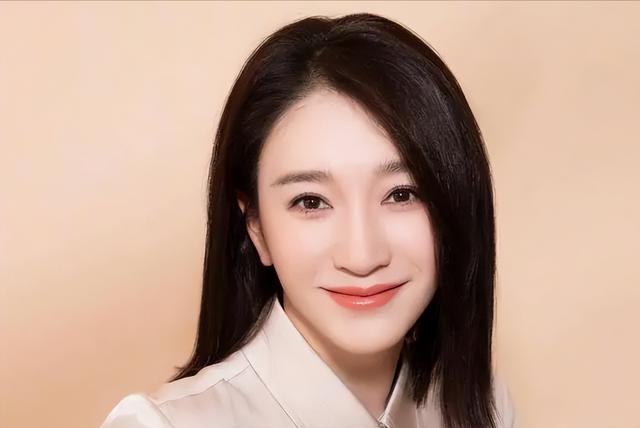 李小冉鄢颇事件到底怎么回事，李小冉与鄢颇分手10年