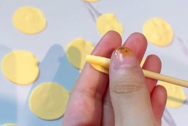 橡皮泥手工制作花朵，橡皮泥手工制作玫瑰花（粘土玫瑰花教程）