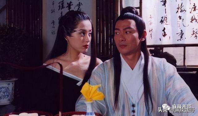 杨幂和胡歌现在关系如何，再回顾下他和薛佳凝、杨幂、江疏影的爱情故事