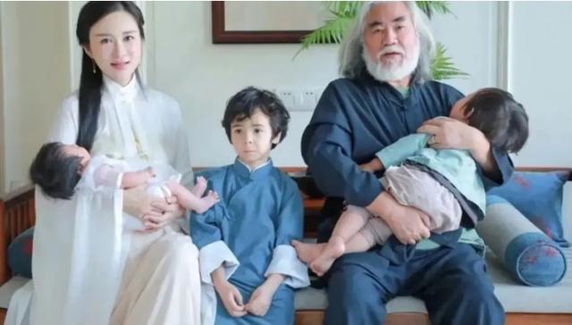 8位导演背后的女人：有人养老公6年，有人45岁没孩子也幸福
