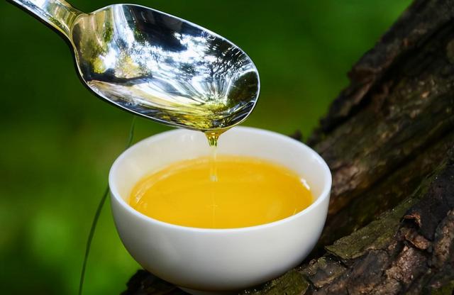 茶籽油一般多少钱一斤，茶油多少钱一斤（茶油卖到上百元一斤）