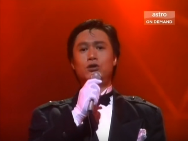 关正杰 - 天籁...星河传说歌词是什么，关正杰金山梦主题曲（香港十大劲歌金曲颁奖典礼-1984年度）