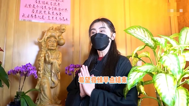 王祖贤个人资料，王祖贤个人资料简介身高（55岁王祖贤素颜现身海外寺庙）