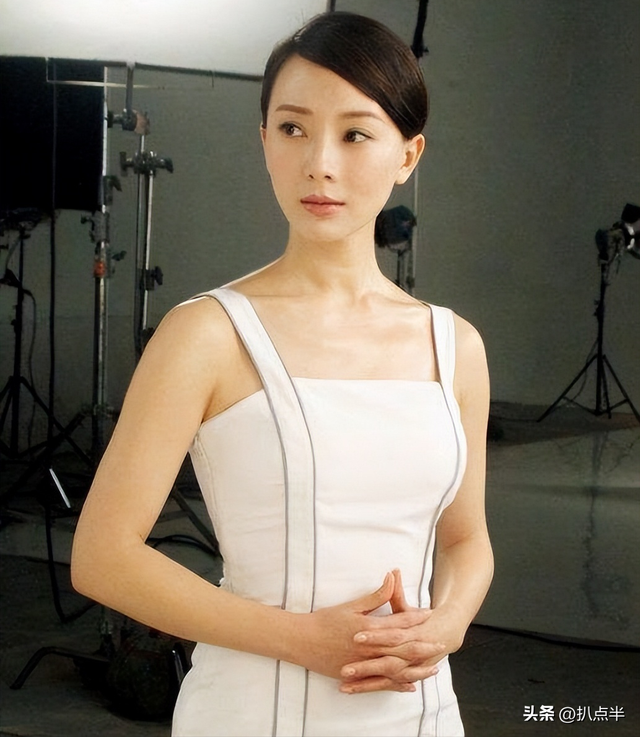 陈数前夫是柳云龙，演员陈数的第一任老公（与二婚男相识15天被求婚、为爱放弃生子）