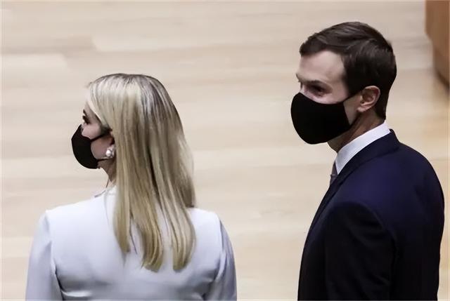 特朗普第一任妻子伊万卡简历，人前美丽端庄的伊万卡