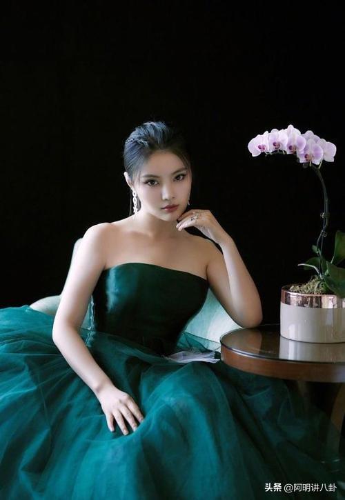 肉感美女(娱乐圈最具有肉感的女星们) - 赤虎壹号